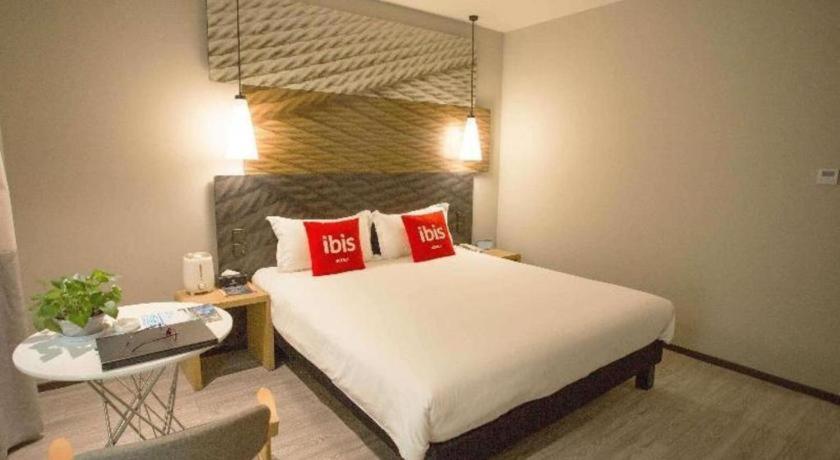 Ibis Xi'An First Gaoxin Rd Hotel Exterior photo